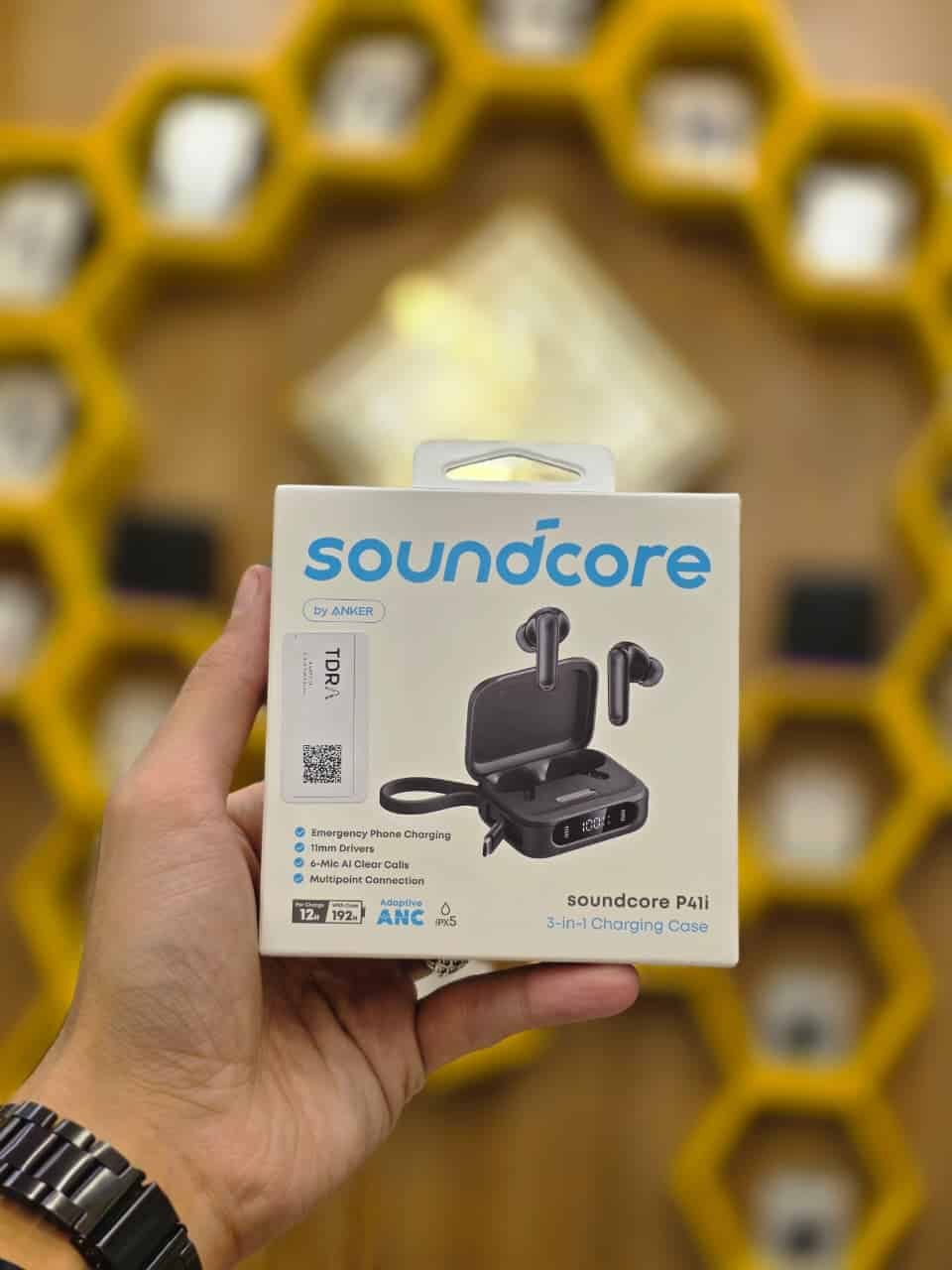 WhatsApp Image 2026-03-13 at 8.00.40 PM سماعة ساوند كور P41i لاسلكية مع علبة شحن 3 في 1 (باور بنك + ستاند) - Soundcore P41i - الصورة 1