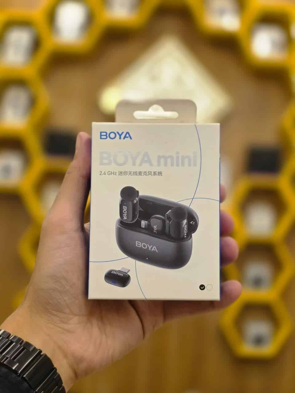 WhatsApp Image 2026-03-15 at 12.31.34 AM مايكروفون بويا ميني لاسلكي BOYA mini بمنفذ Type-C مع علبة شحن - الجيل الجديد - الصورة 1